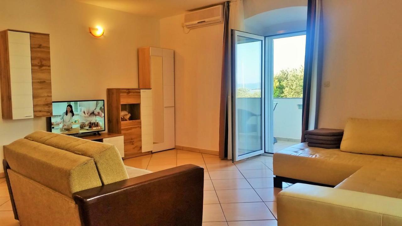 Obala Apartment & Studios Malinska Extérieur photo