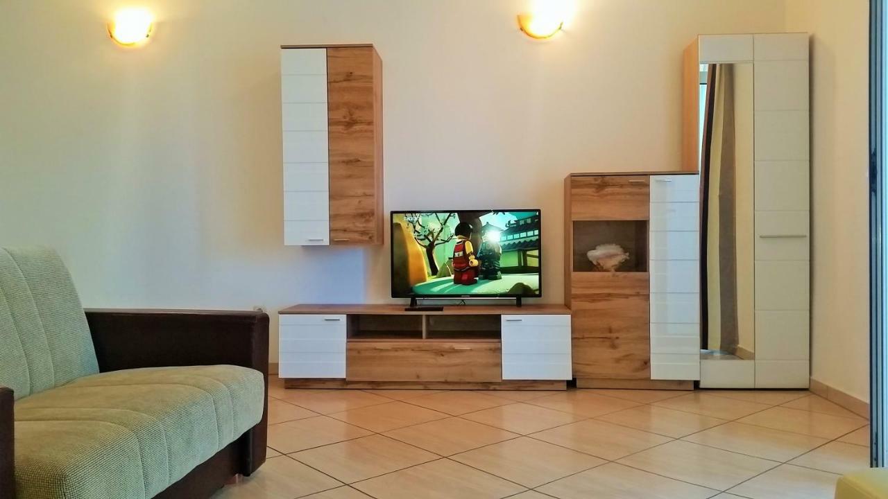 Obala Apartment & Studios Malinska Extérieur photo